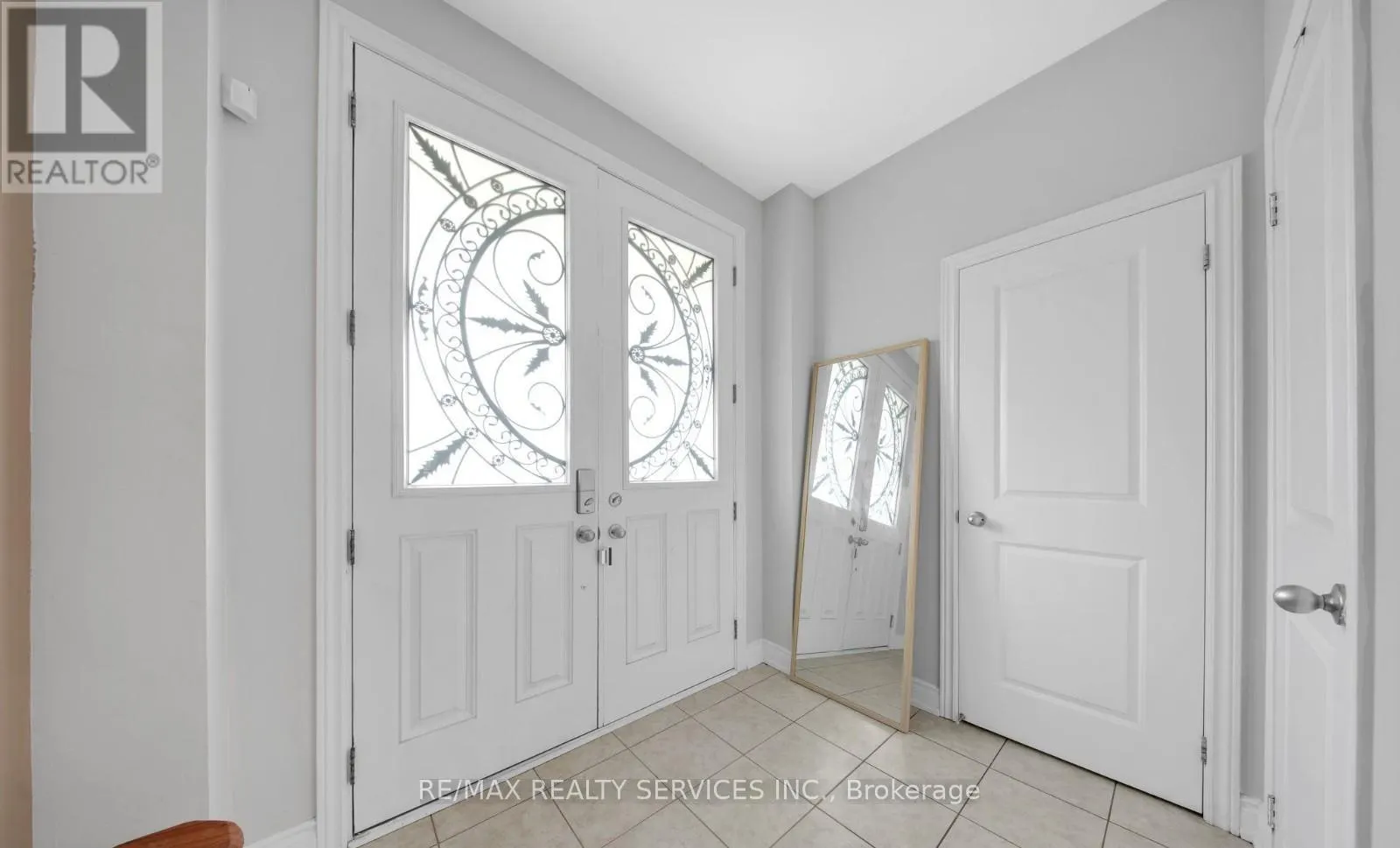 12 GOODSWAY TRAIL