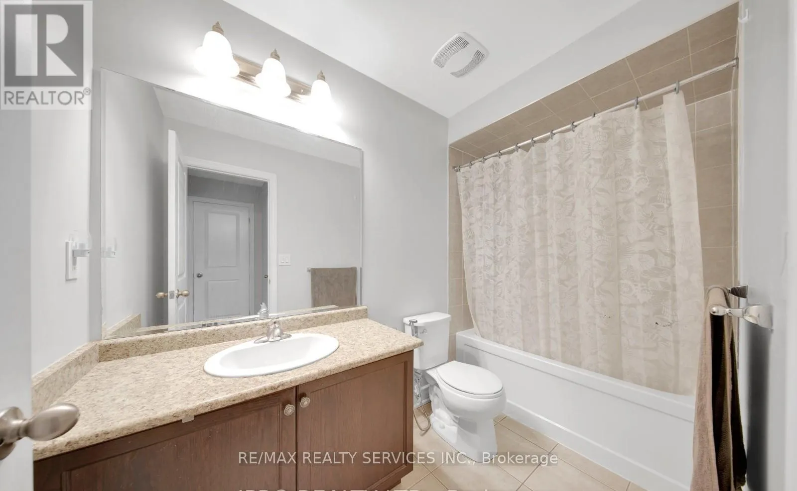 12 GOODSWAY TRAIL