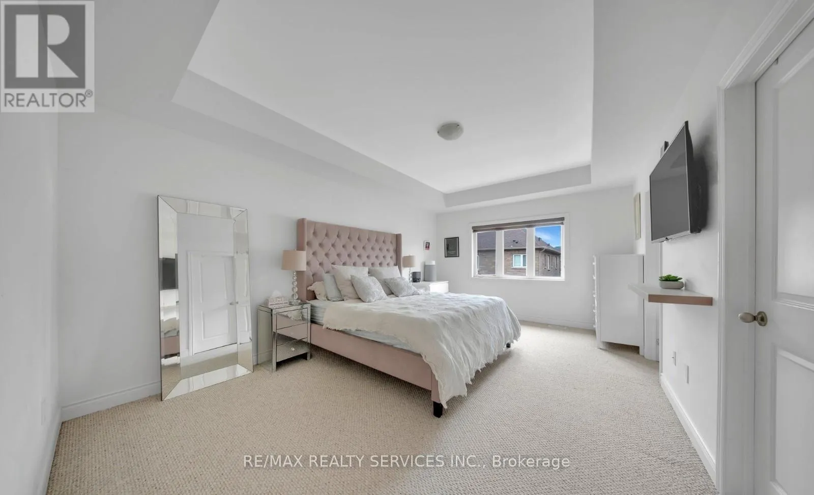 12 GOODSWAY TRAIL