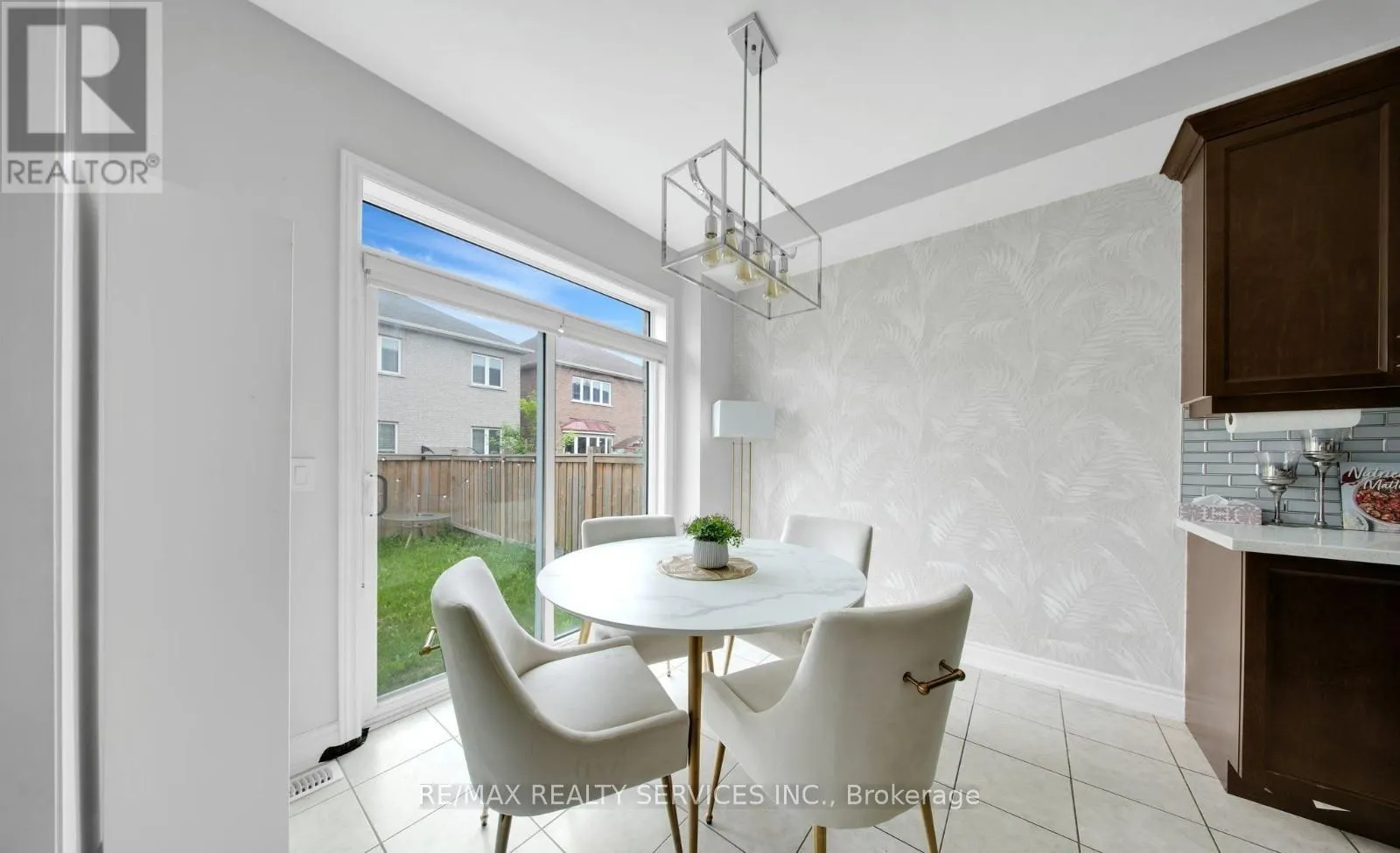 12 GOODSWAY TRAIL