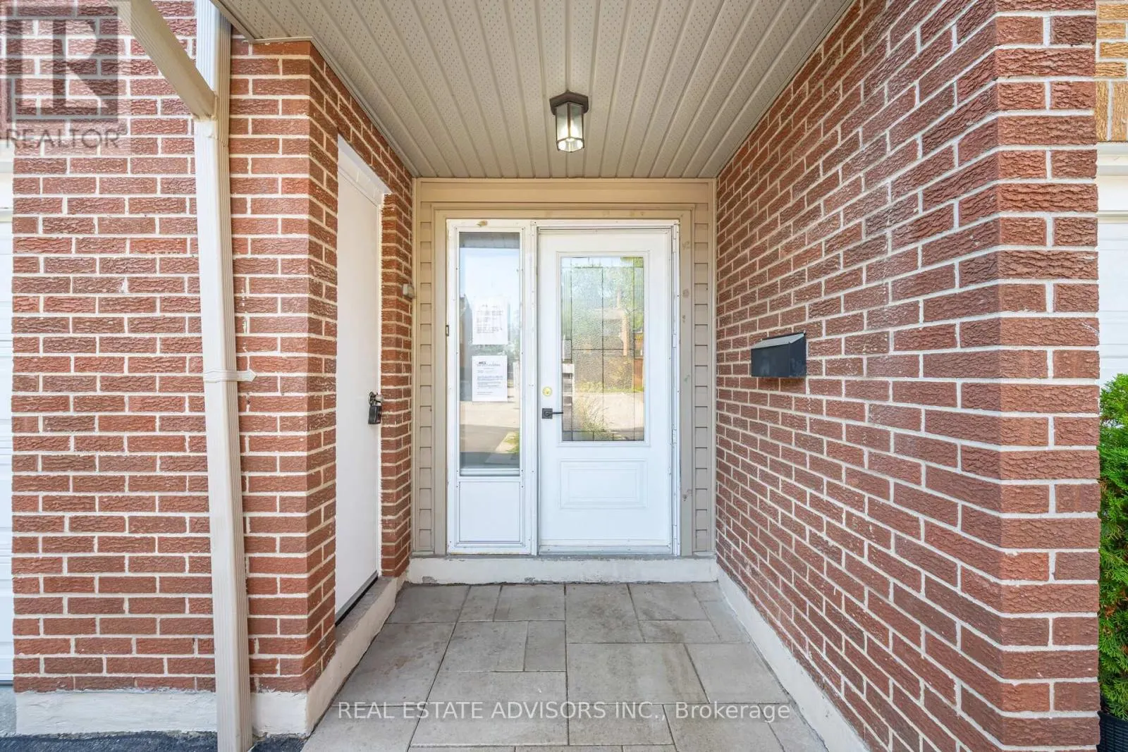 25 - 1320 HAMPTON STREET