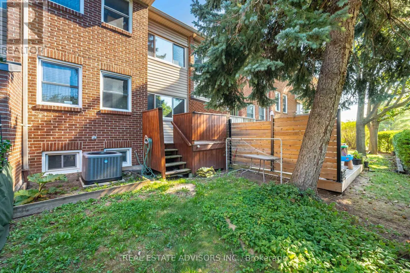 25 - 1320 HAMPTON STREET