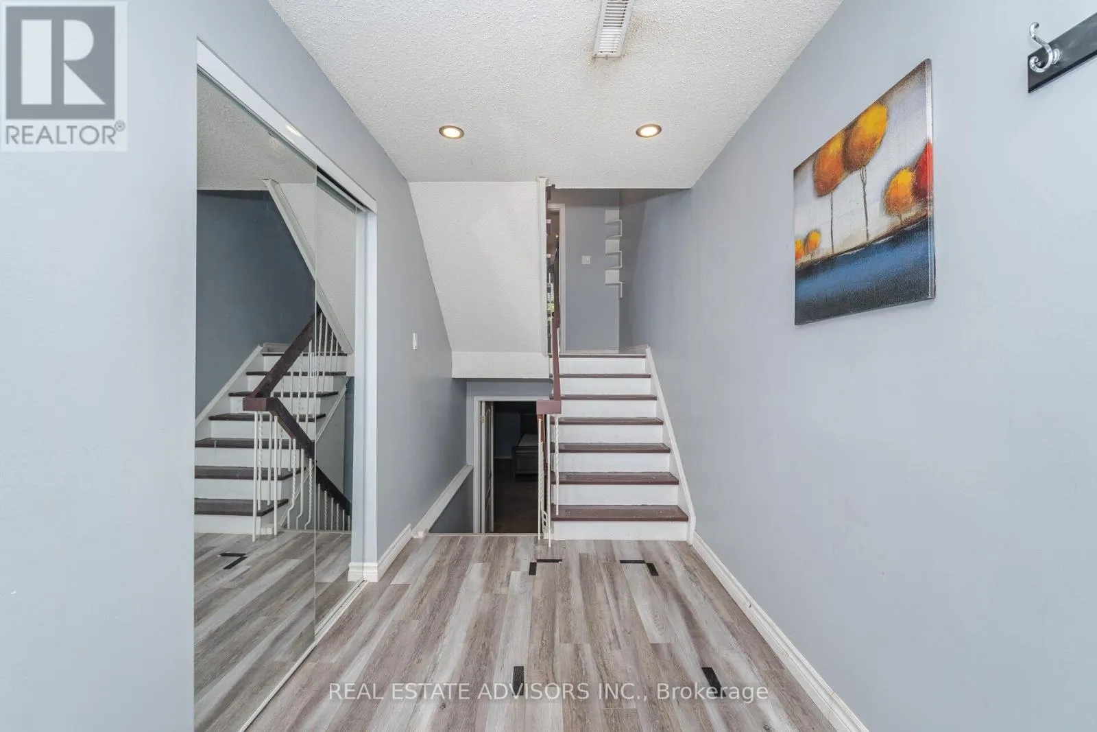25 - 1320 HAMPTON STREET