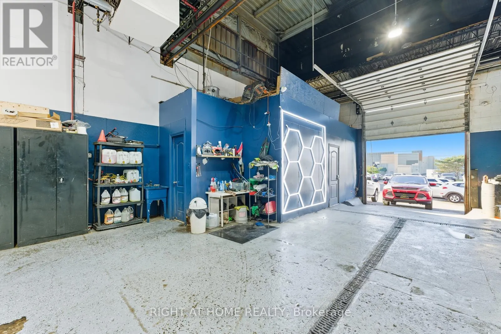 36 - 1400 AIMCO BOULEVARD N