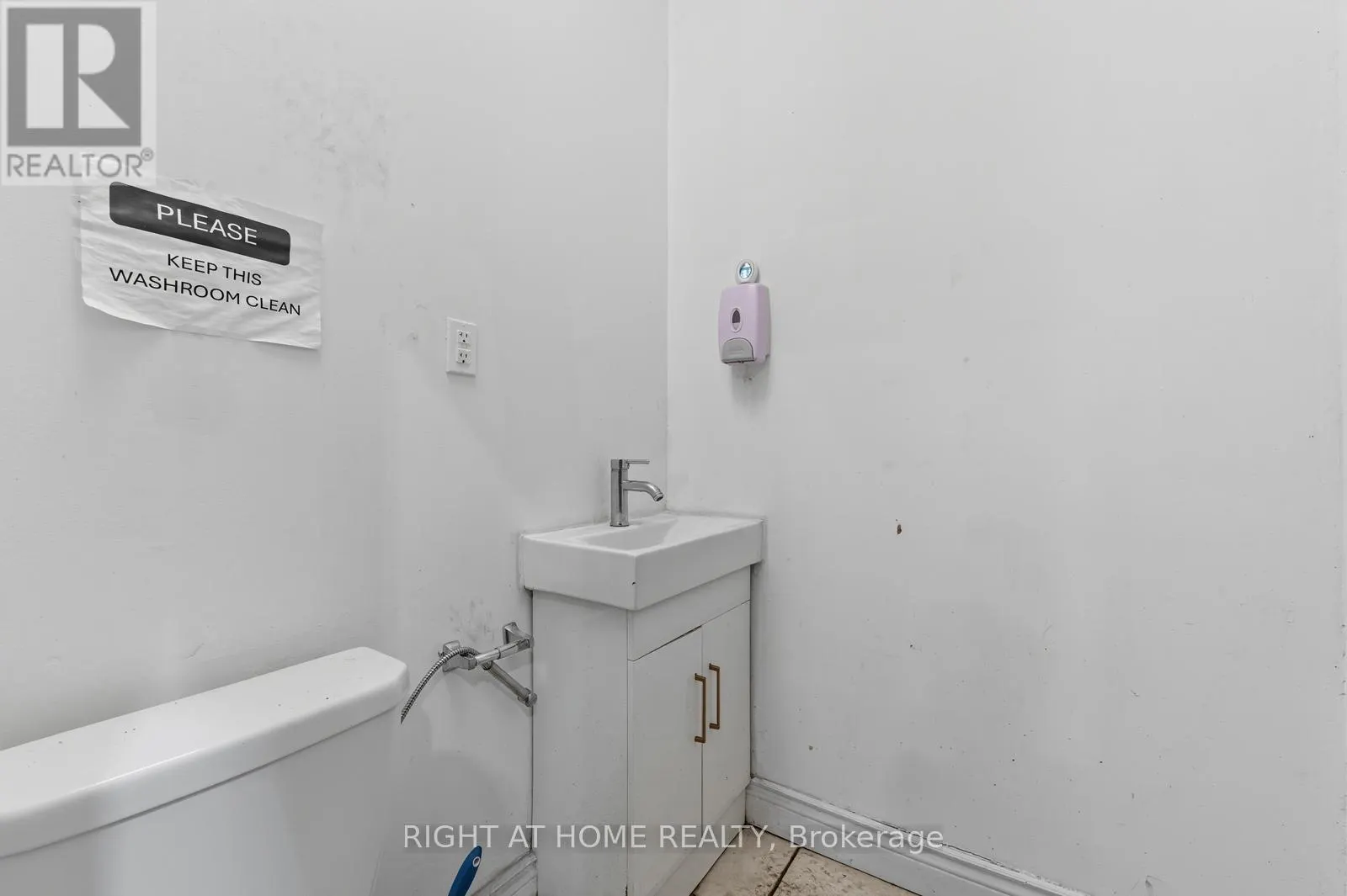 36 - 1400 AIMCO BOULEVARD N
