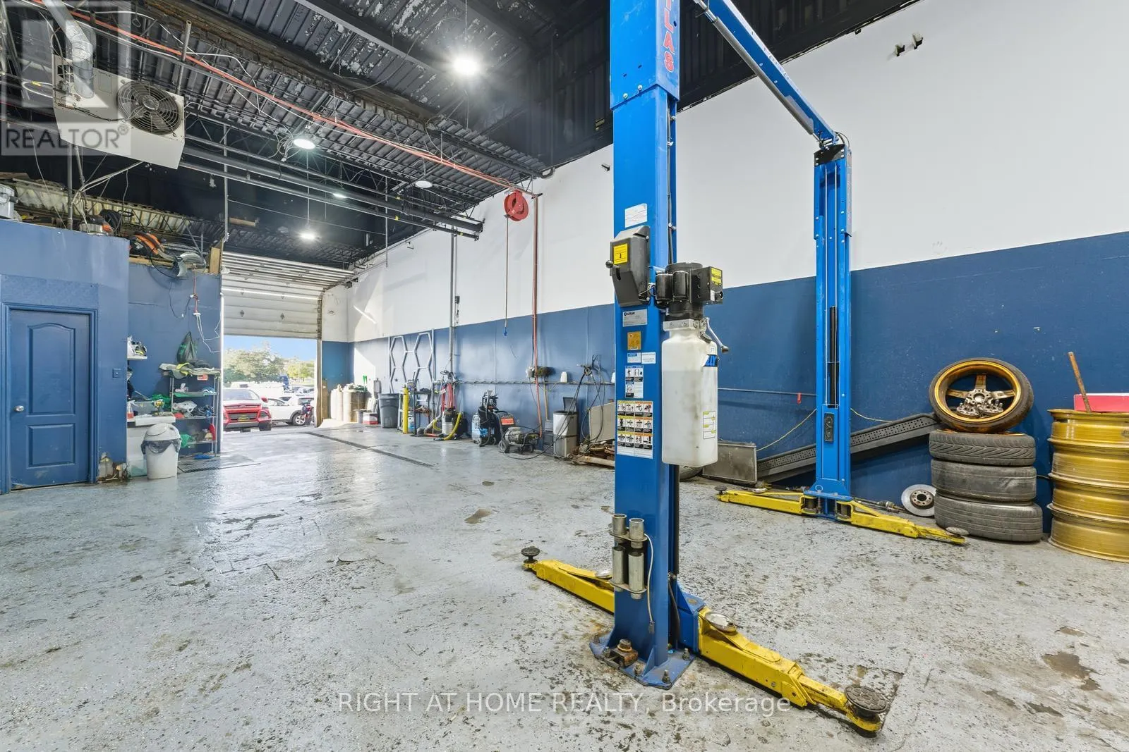 36 - 1400 AIMCO BOULEVARD N