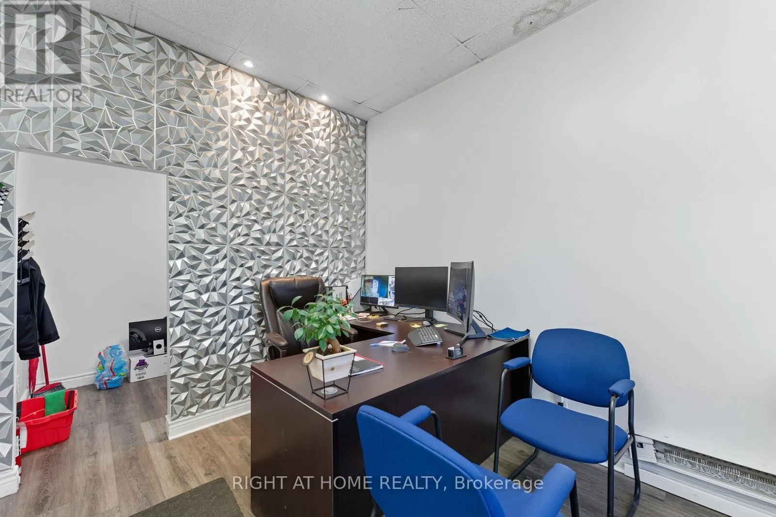 36 - 1400 AIMCO BOULEVARD N