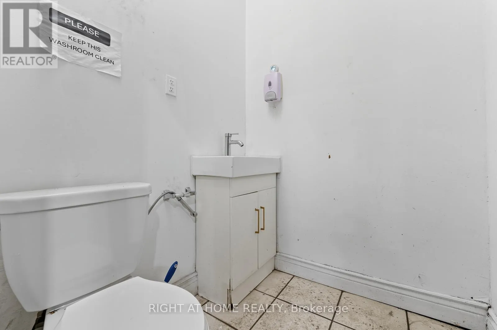 36 - 1400 AIMCO BOULEVARD N