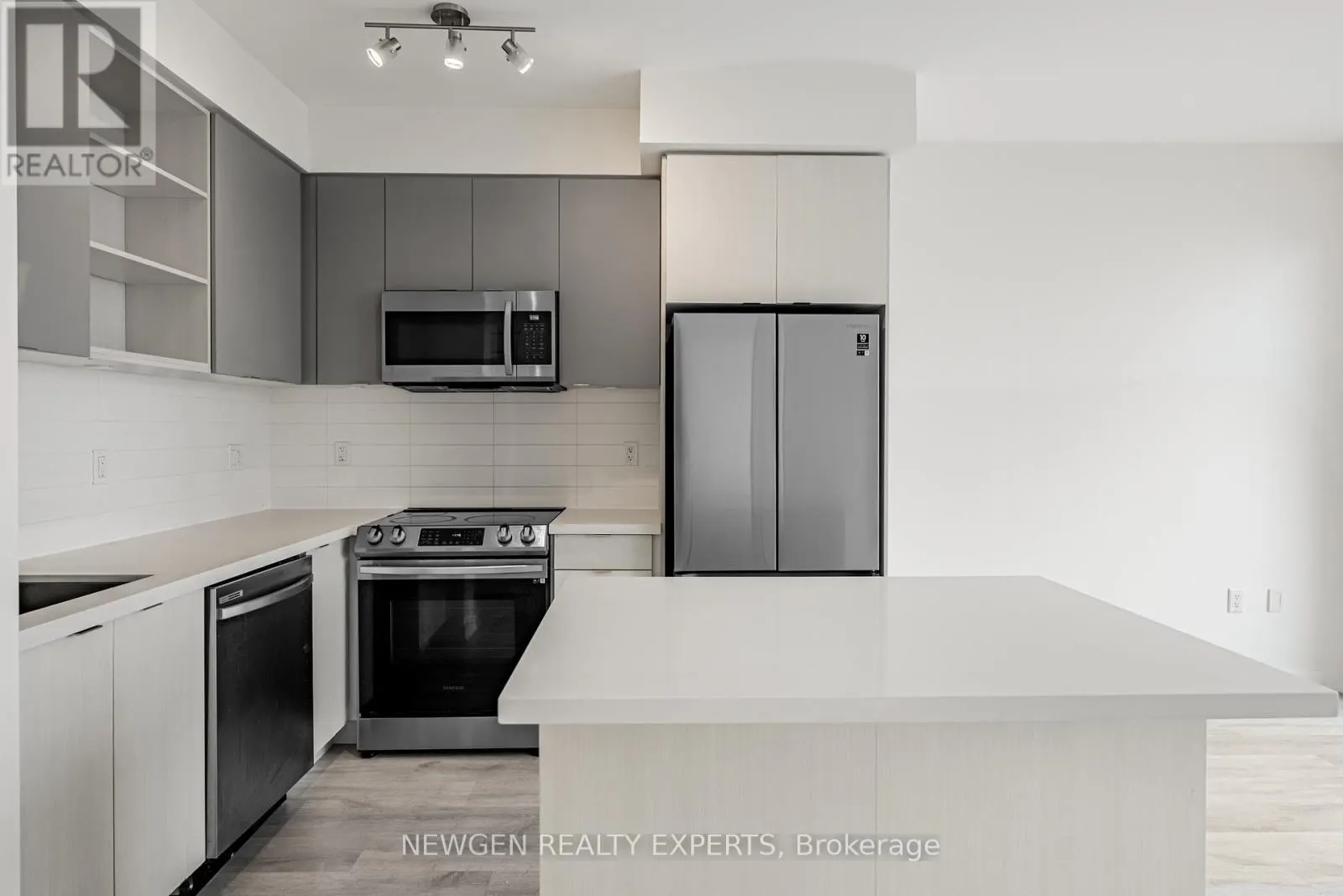 PH 2203 - 4655 METCALFE AVENUE