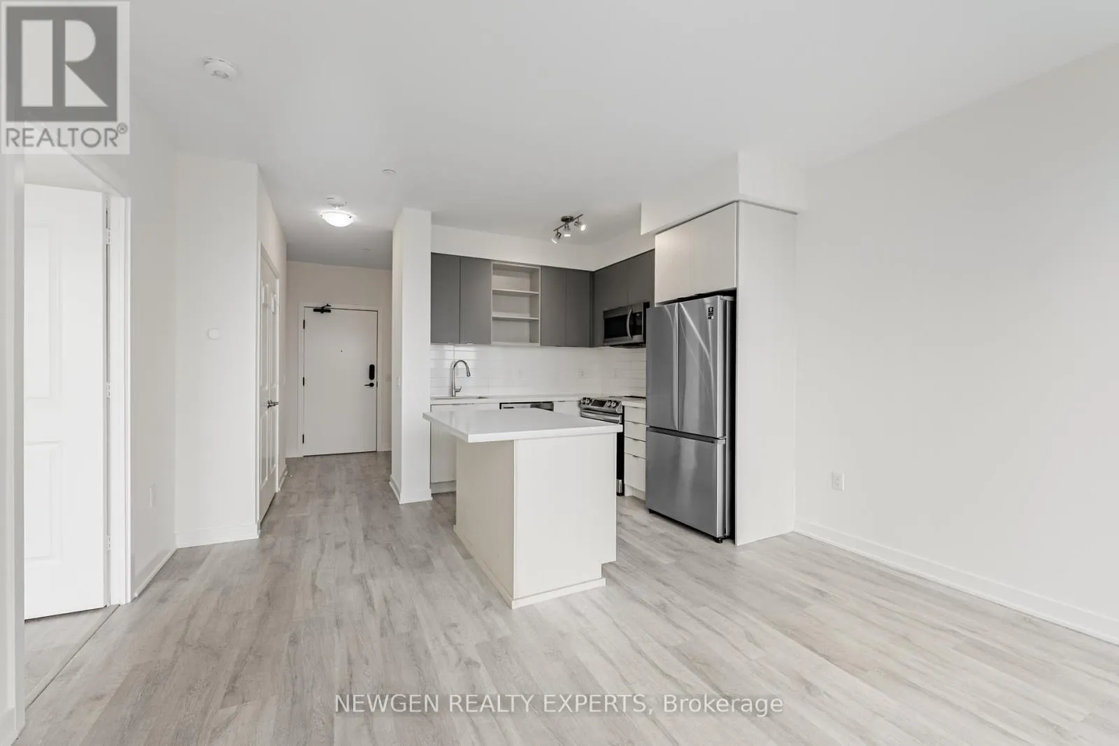 PH 2203 - 4655 METCALFE AVENUE