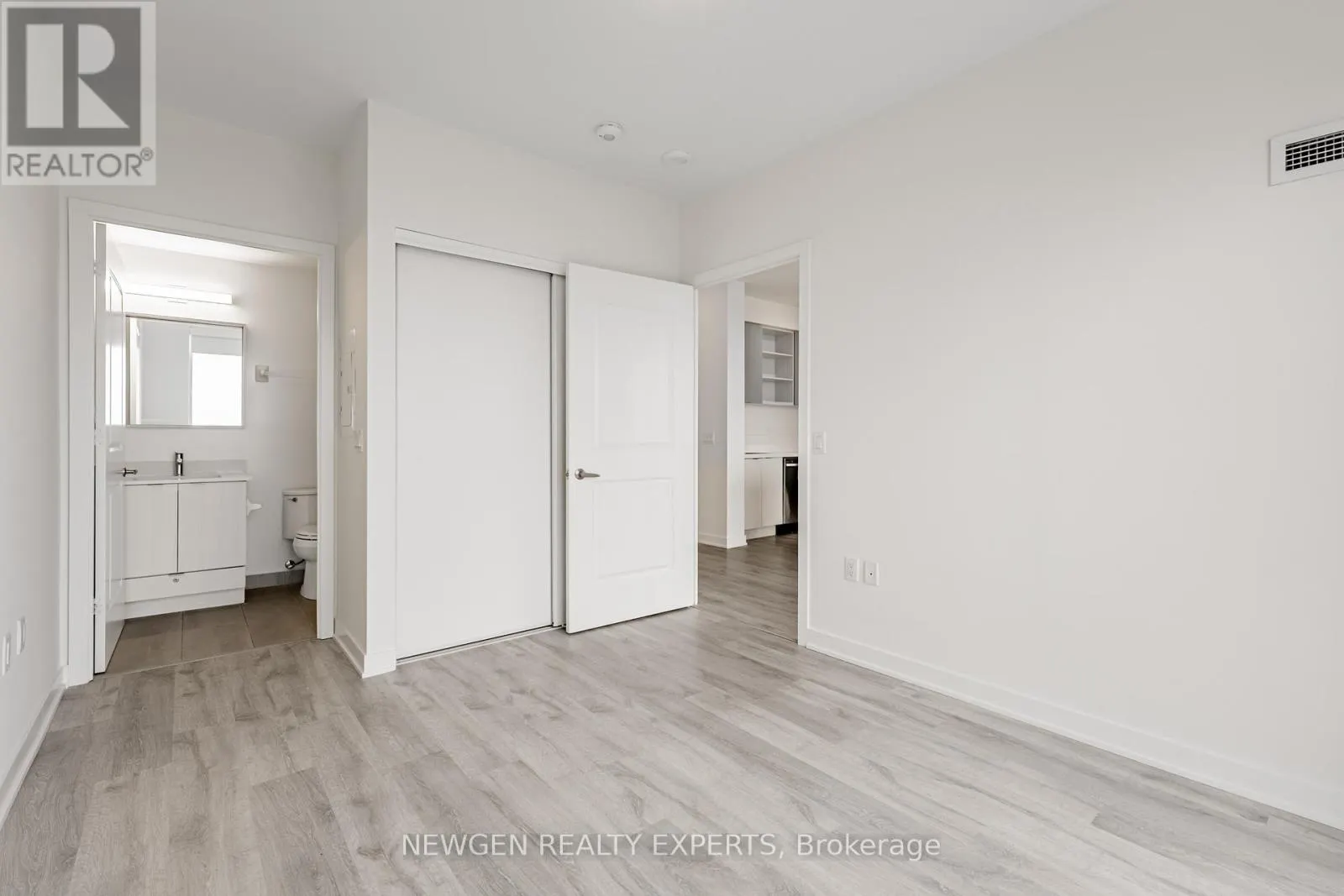 PH 2203 - 4655 METCALFE AVENUE