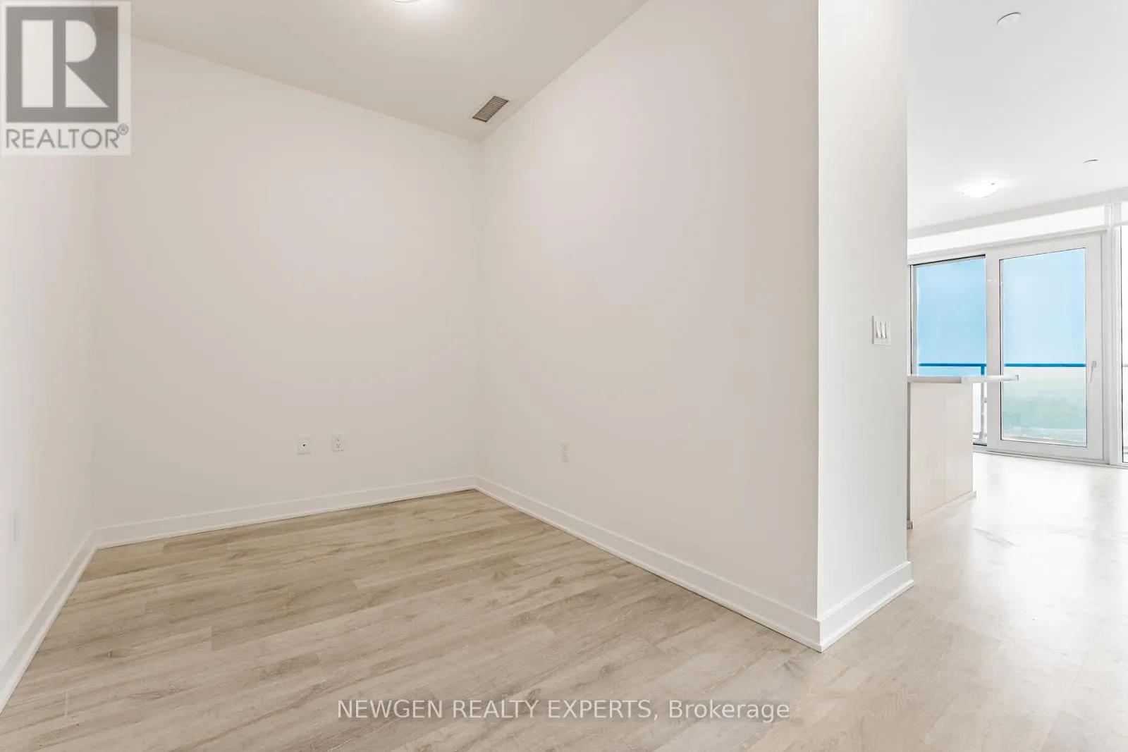 PH 2203 - 4655 METCALFE AVENUE