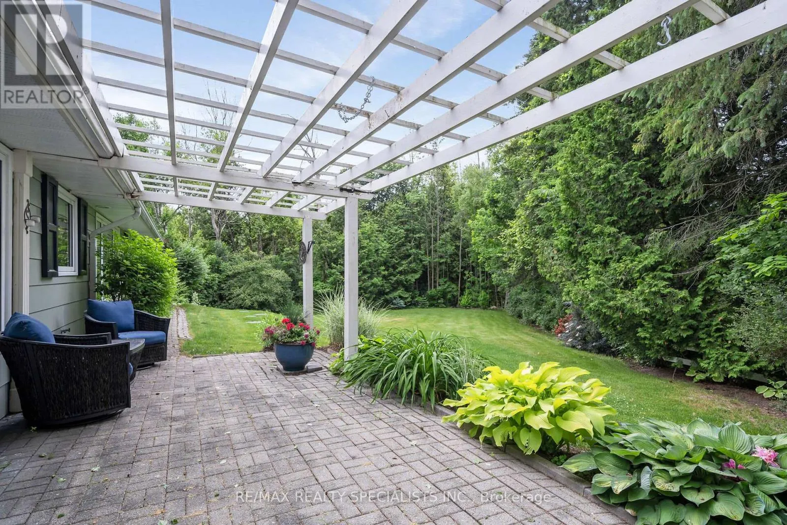 2 CEDAR DRIVE