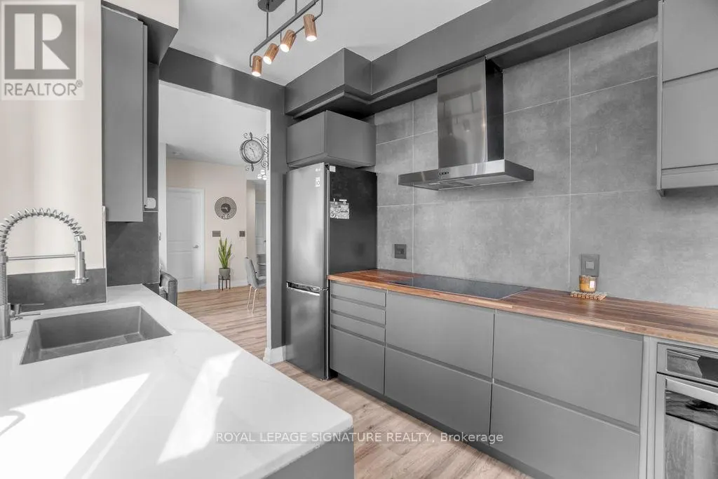 709 - 90 ABSOLUTE AVENUE