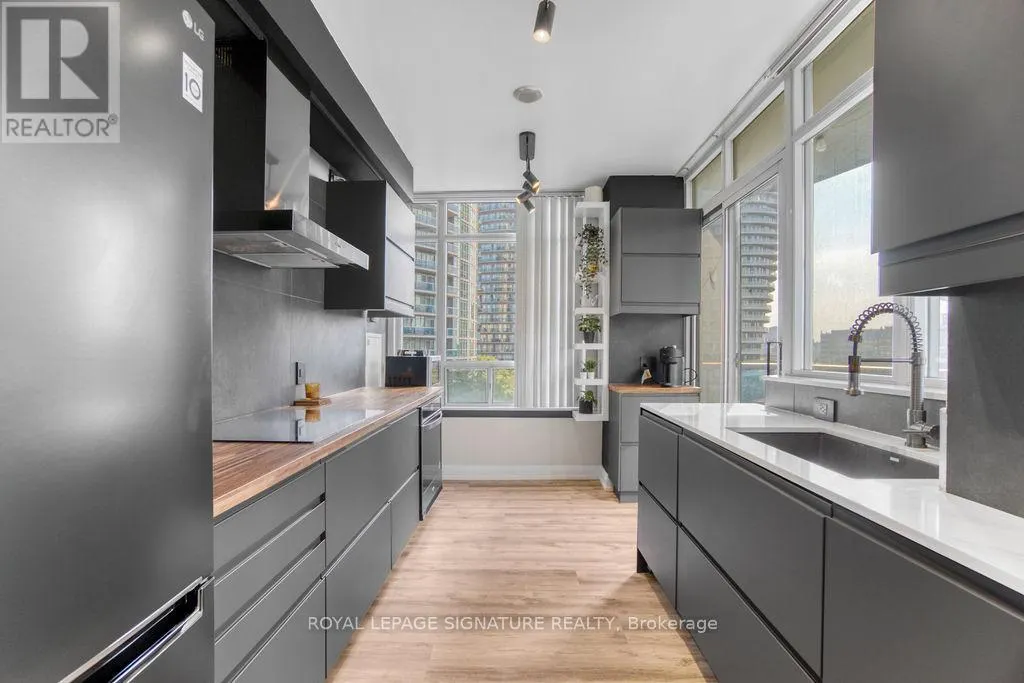 709 - 90 ABSOLUTE AVENUE