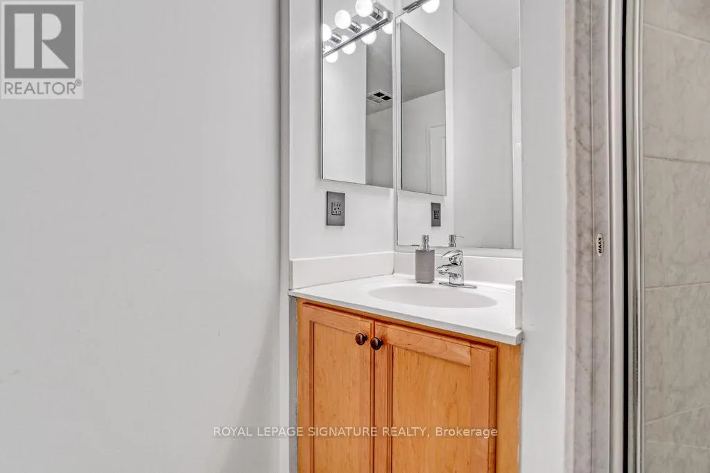 709 - 90 ABSOLUTE AVENUE