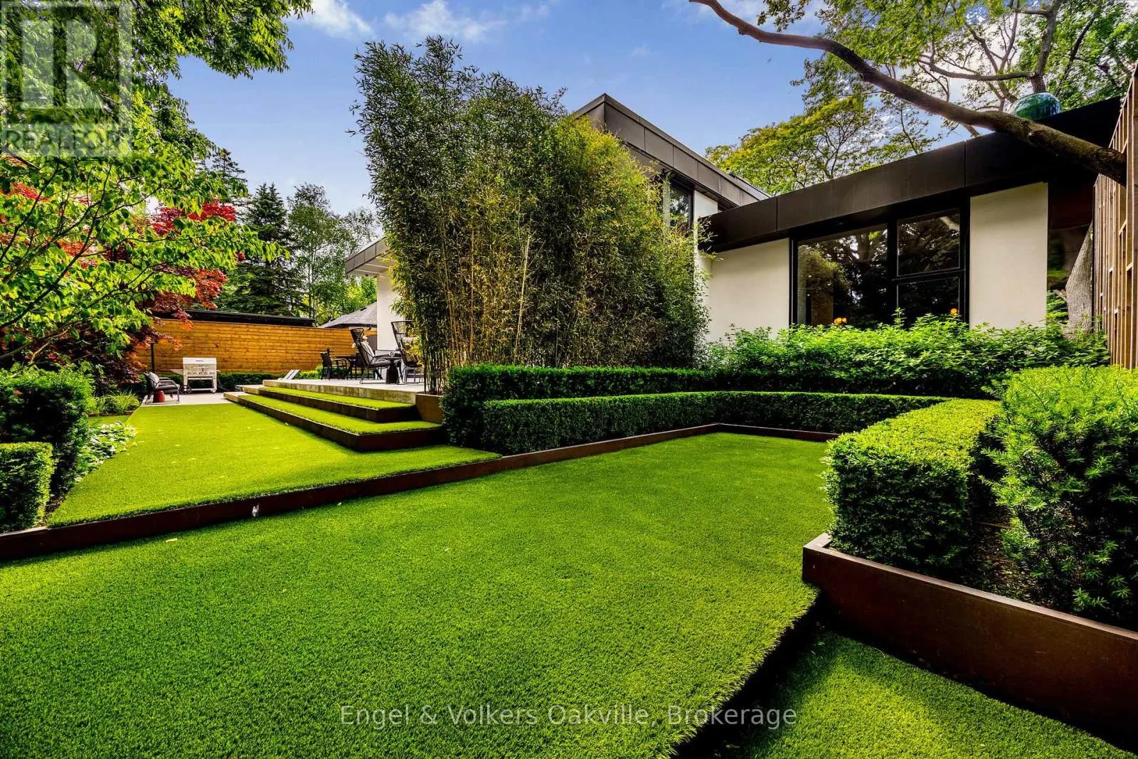 1516 DUNCAN ROAD