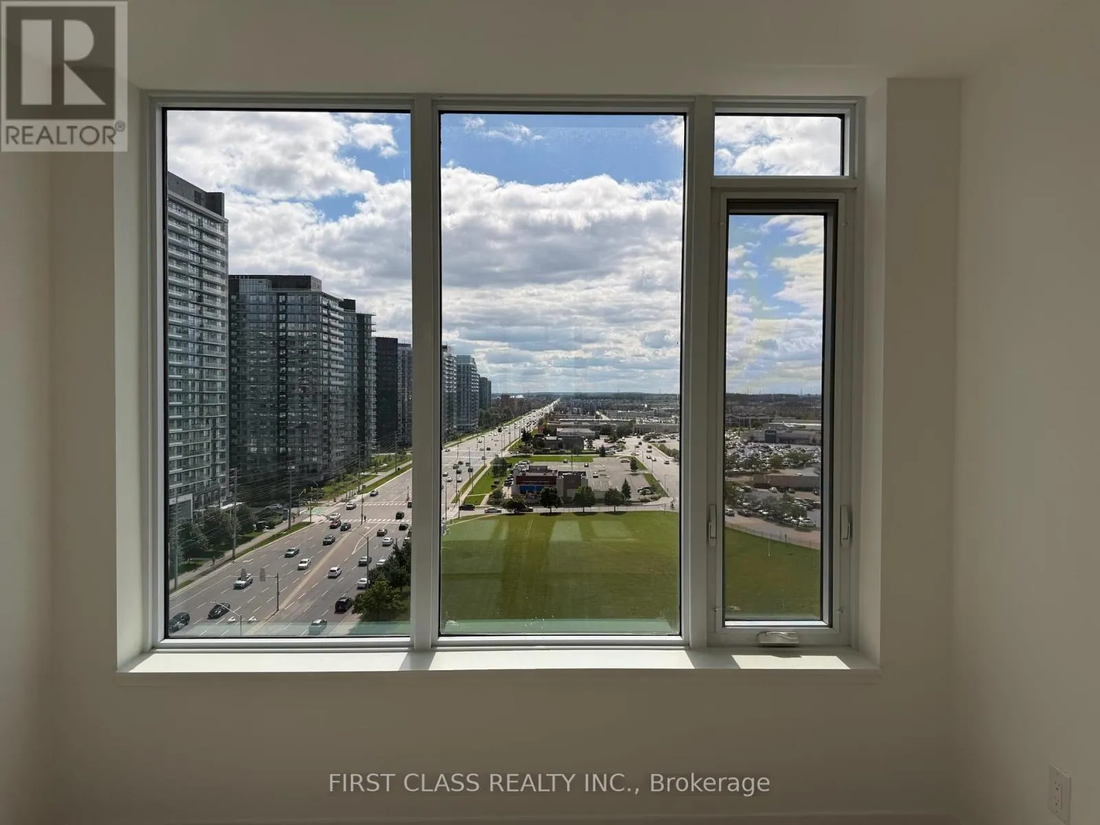 1317 - 2485 EGLINTON AVENUE W