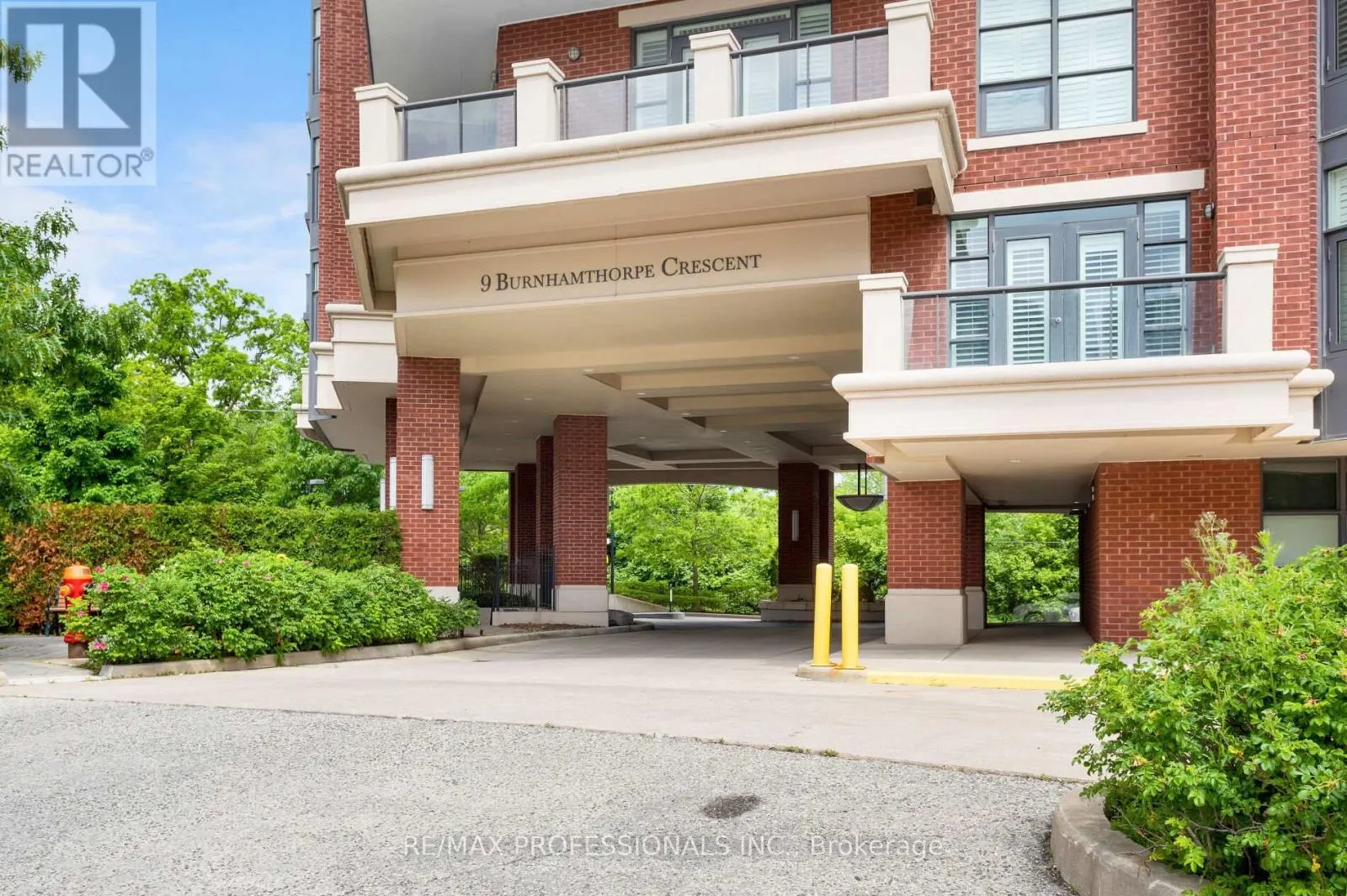 311 - 9 BURNHAMTHORPE CRESCENT