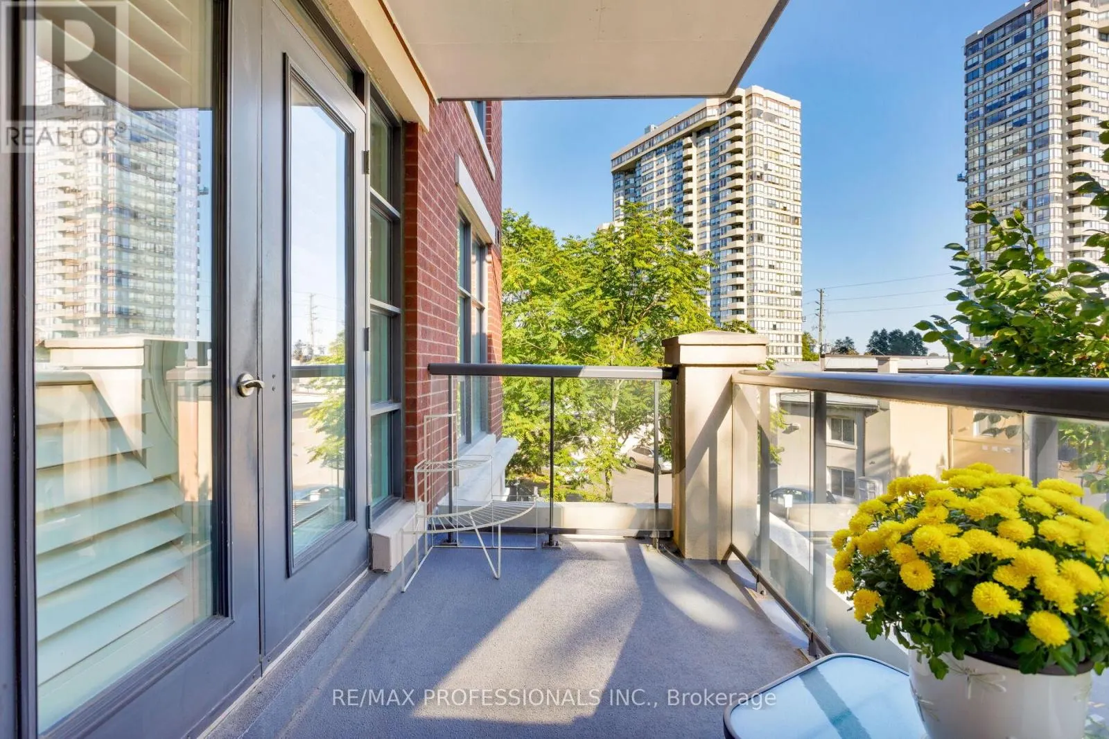 311 - 9 BURNHAMTHORPE CRESCENT