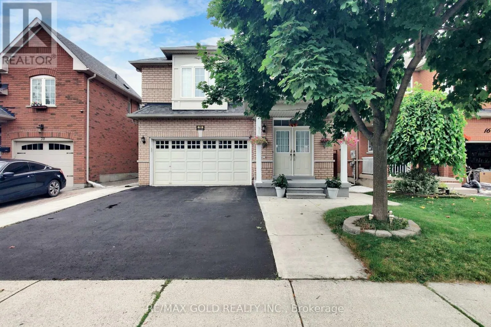 18 THIMBLEBERRY STREET