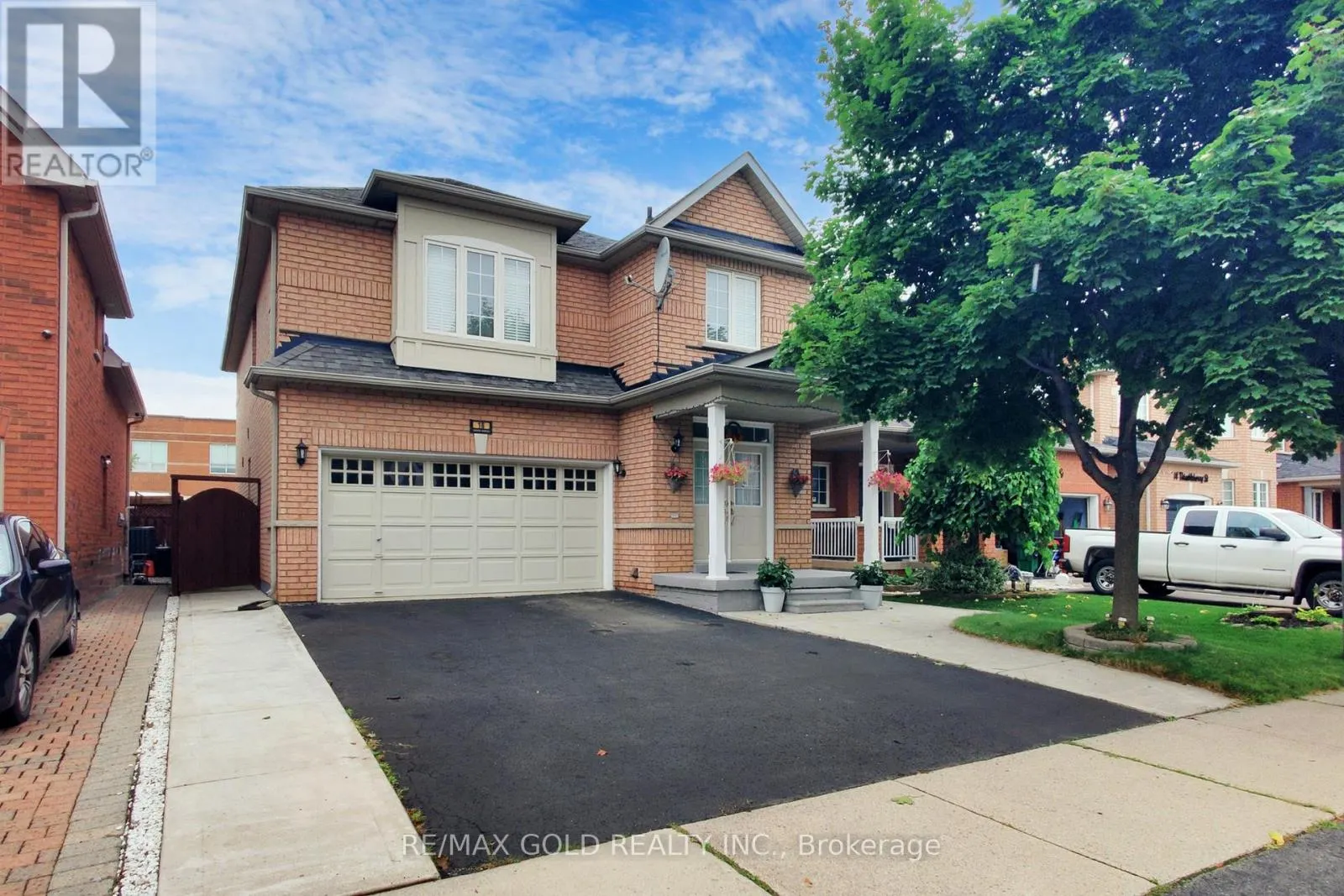 18 THIMBLEBERRY STREET