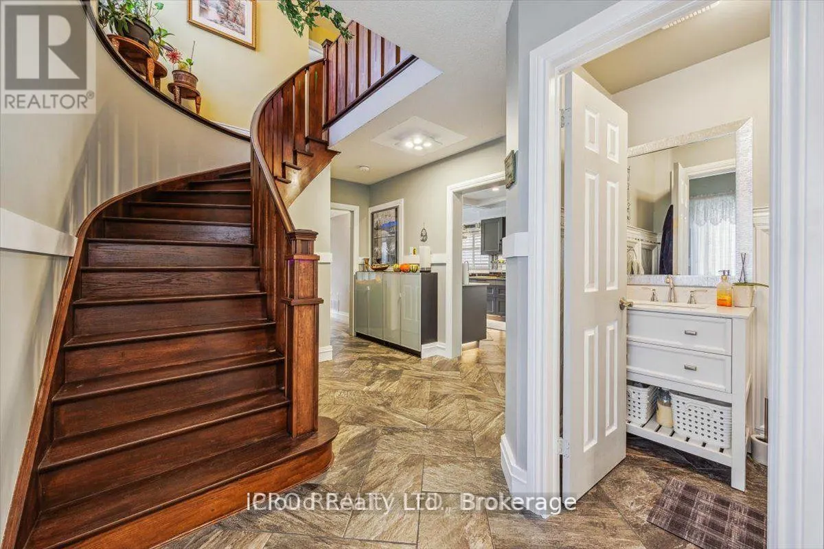 36 PACIFIC WIND CRESCENT