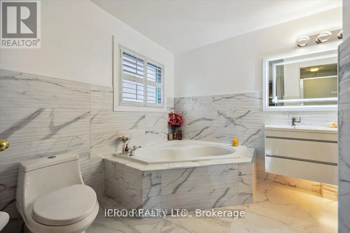 36 PACIFIC WIND CRESCENT