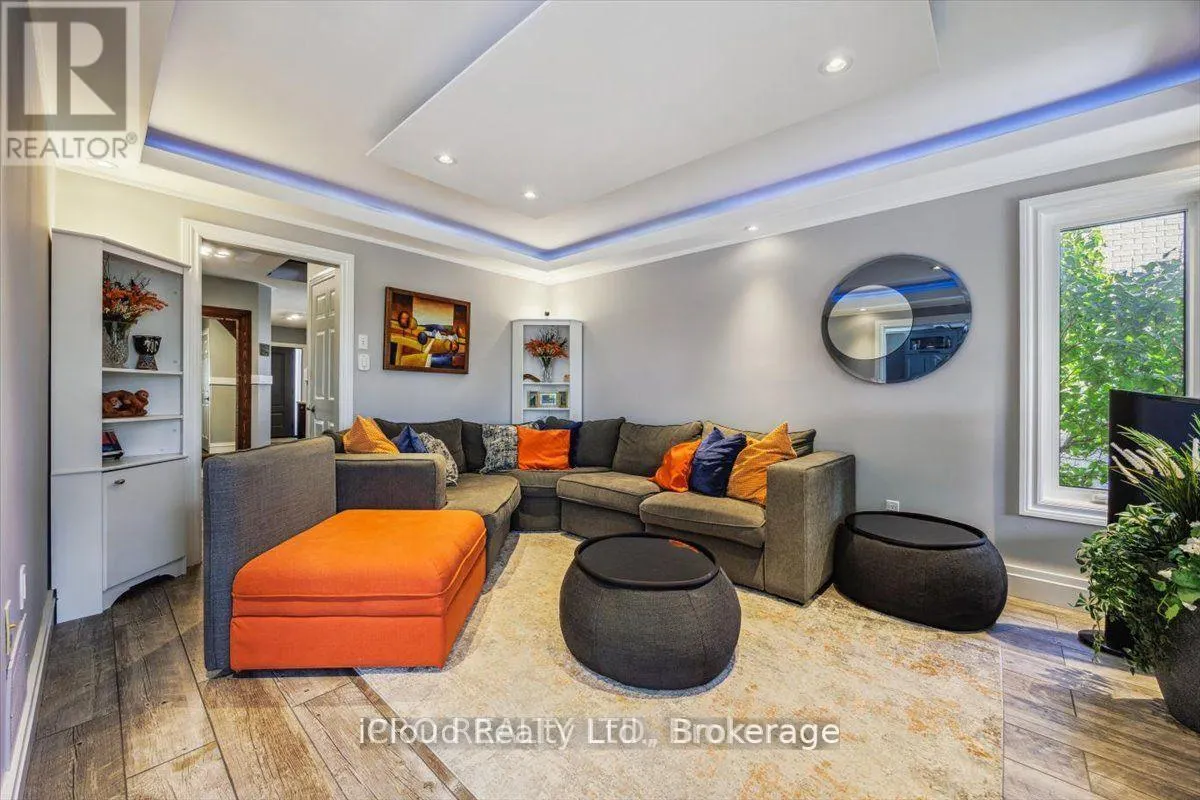 36 PACIFIC WIND CRESCENT