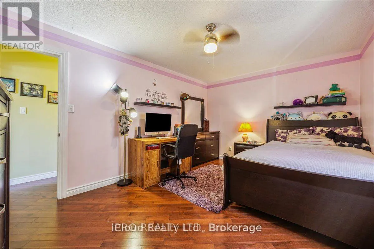 36 PACIFIC WIND CRESCENT