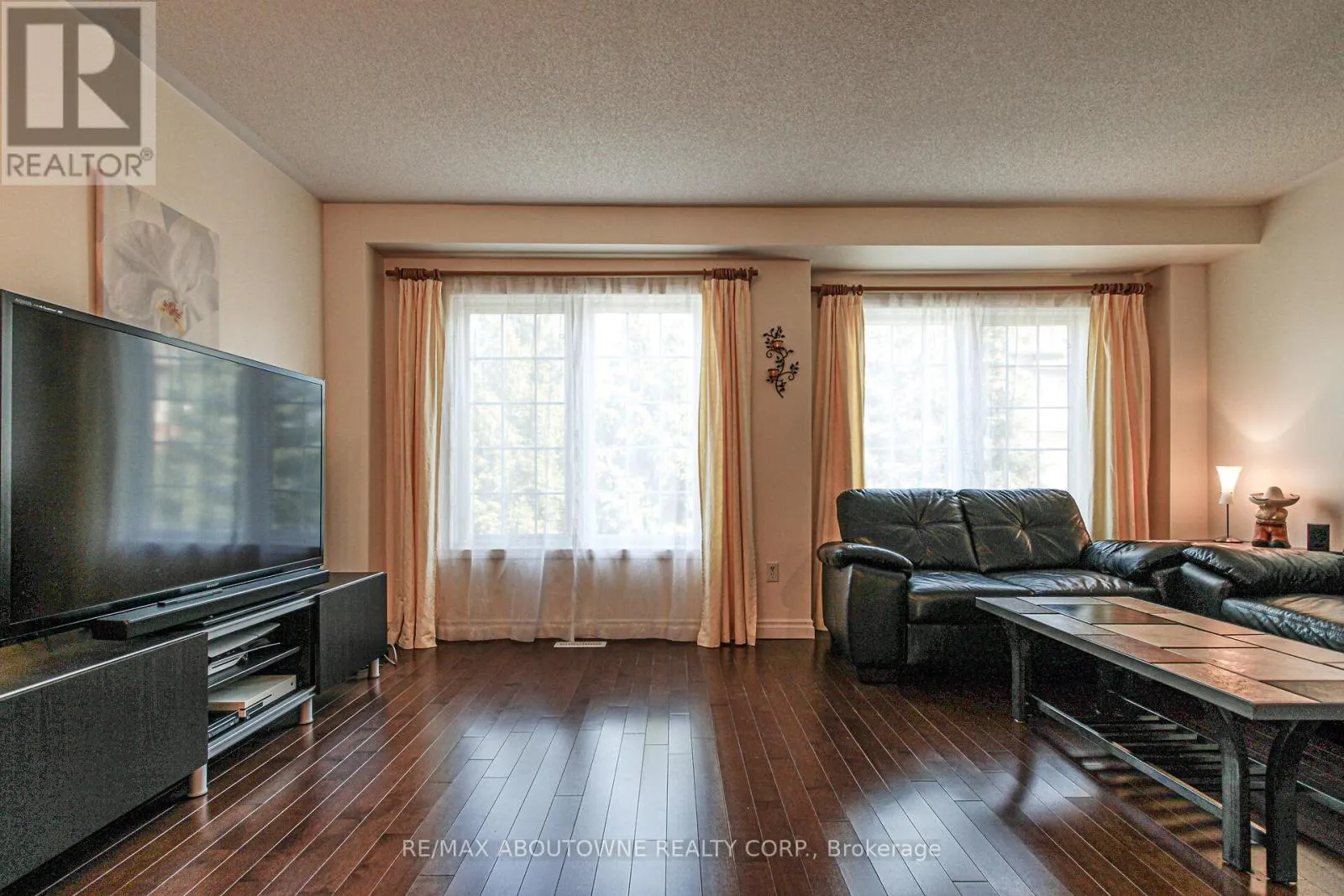 327 - 3030 BREAKWATER COURT