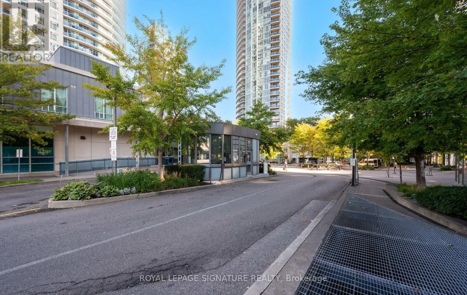 1903 - 60 ABSOLUTE AVENUE