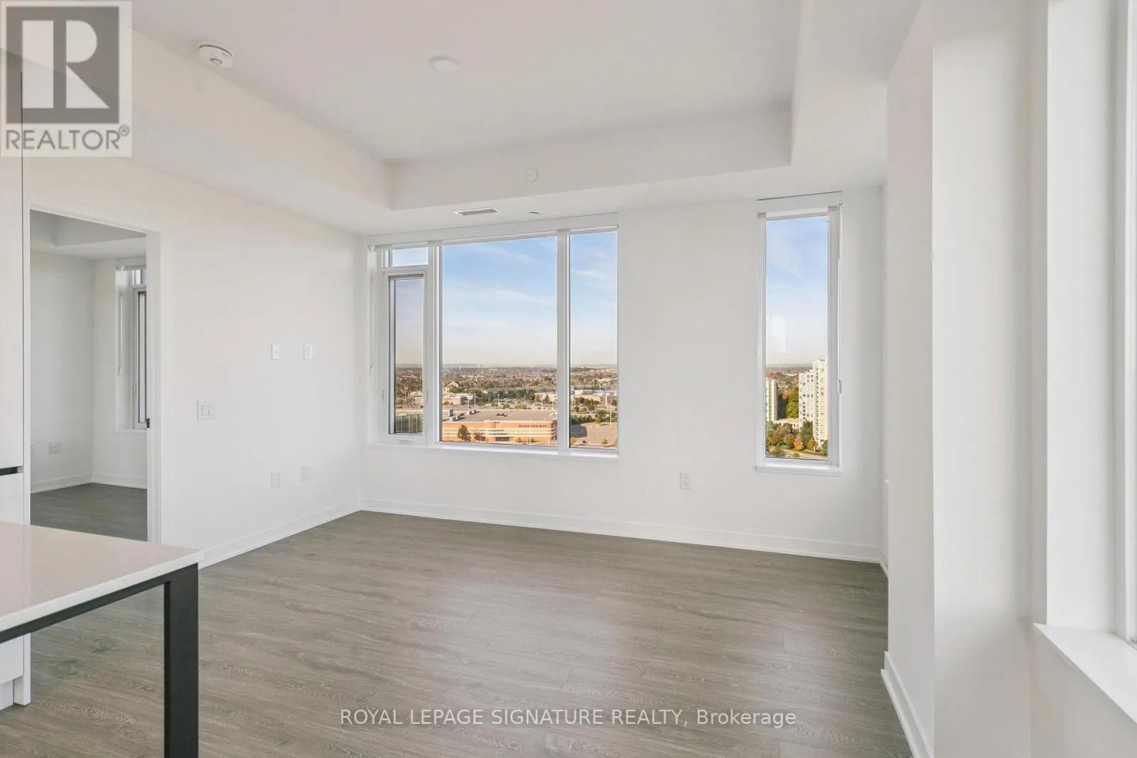 1710 - 2495 EGLINTON AVENUE W