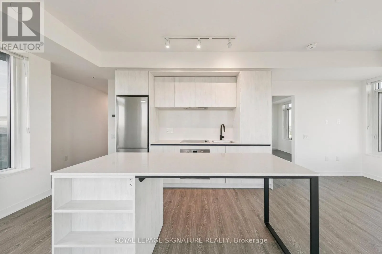 1710 - 2495 EGLINTON AVENUE W
