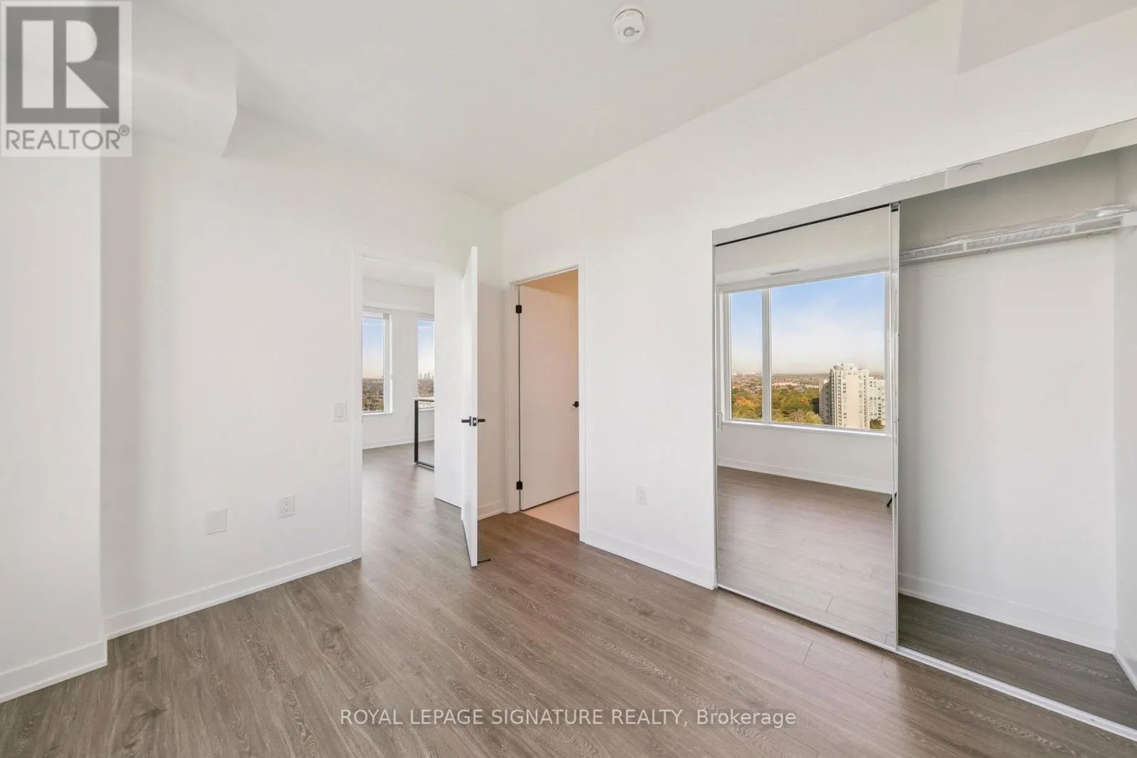 1710 - 2495 EGLINTON AVENUE W