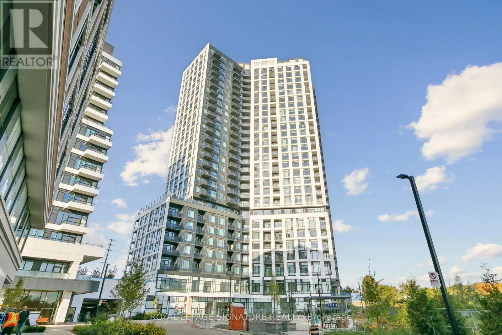 1710 - 2495 EGLINTON AVENUE W