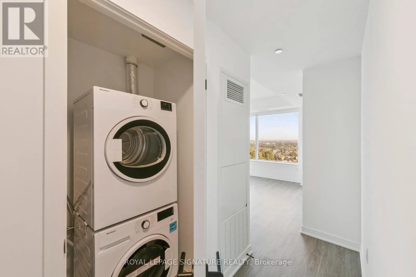 1710 - 2495 EGLINTON AVENUE W