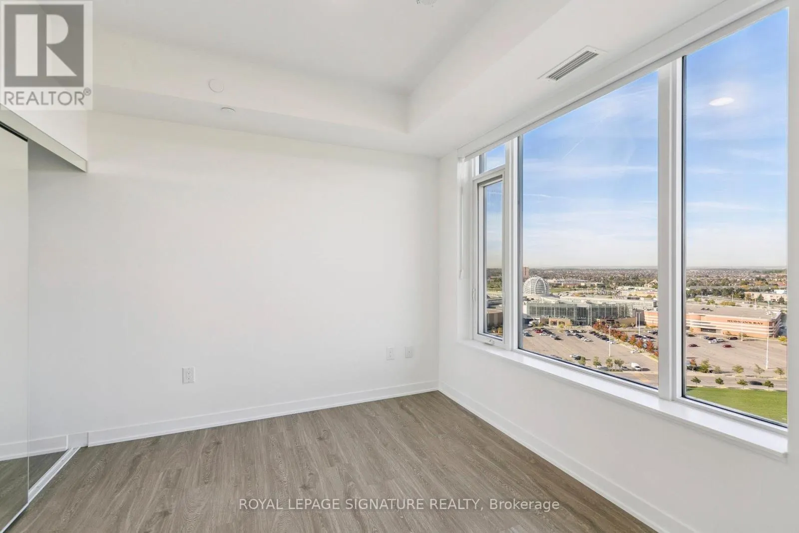 1710 - 2495 EGLINTON AVENUE W