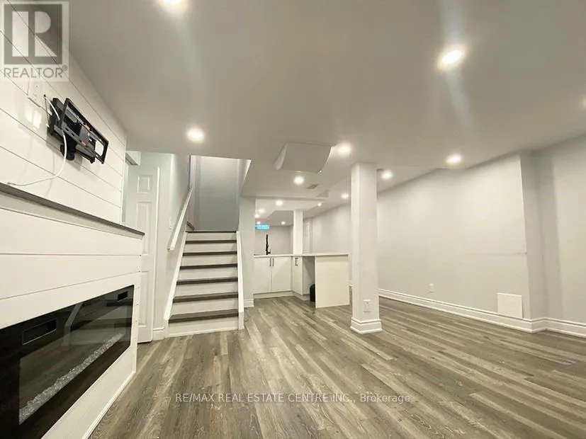 4230 FULLER CRESCENT