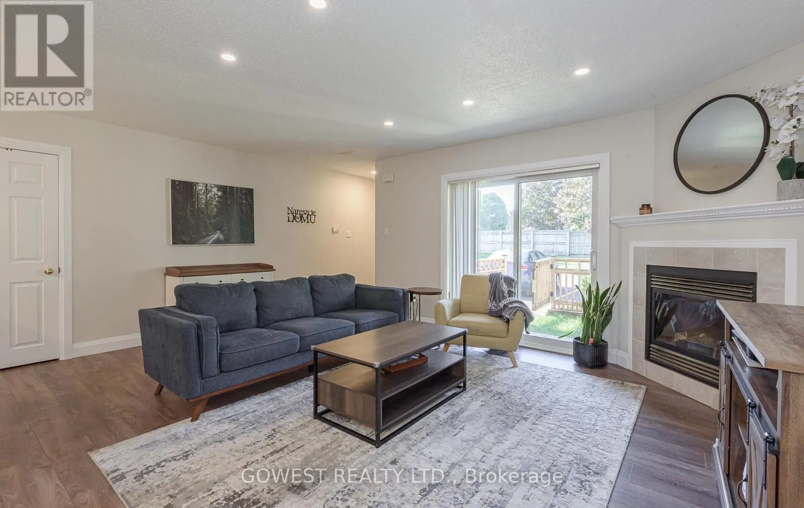 1202 - 4140 FOXWOOD DRIVE
