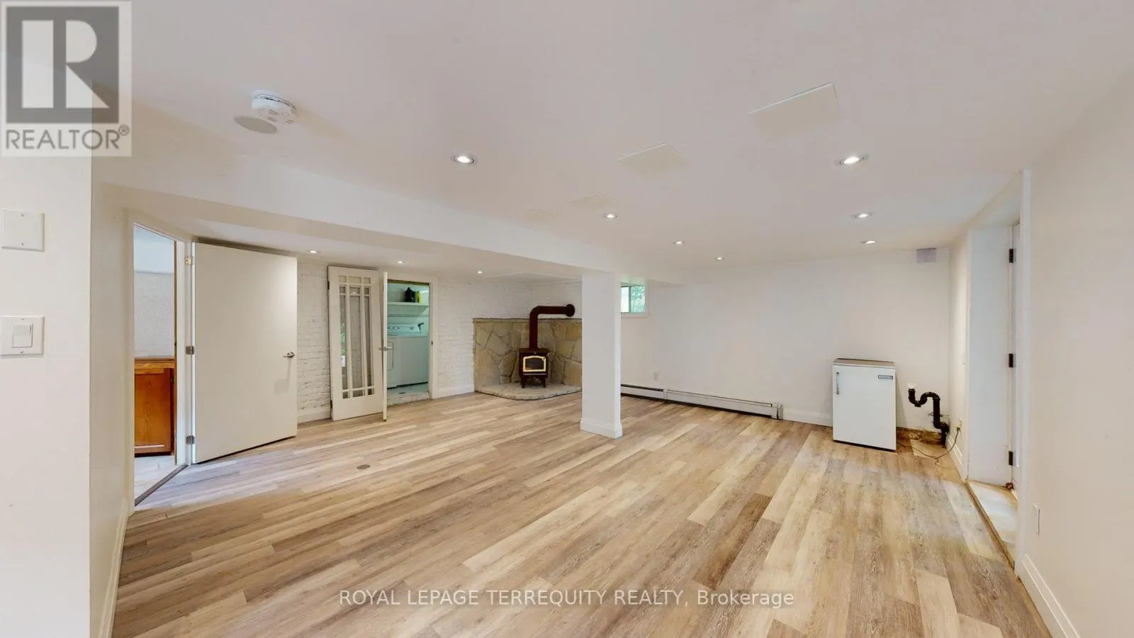 65 BURNHAMTHORPE CRESCENT
