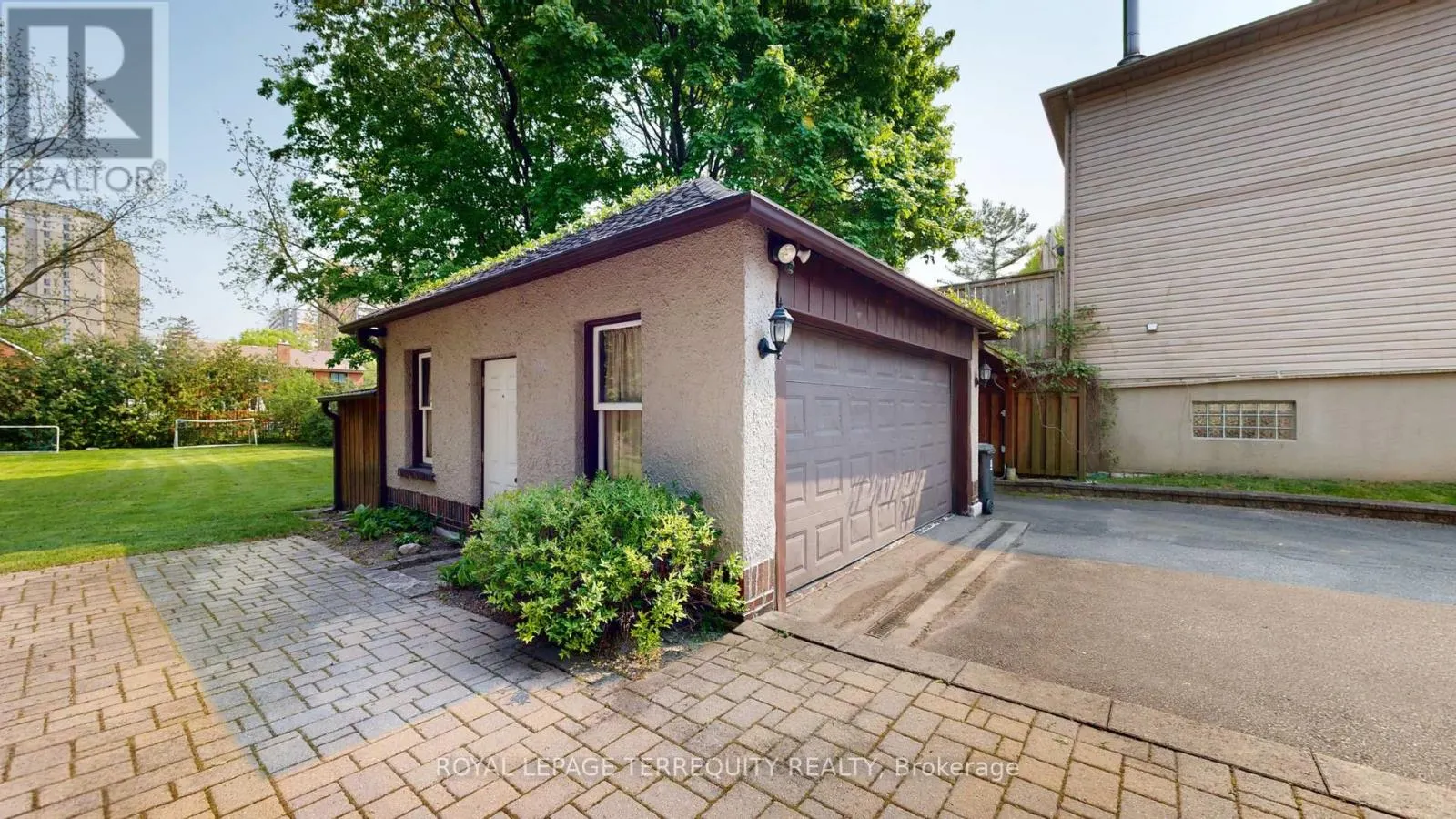 65 BURNHAMTHORPE CRESCENT