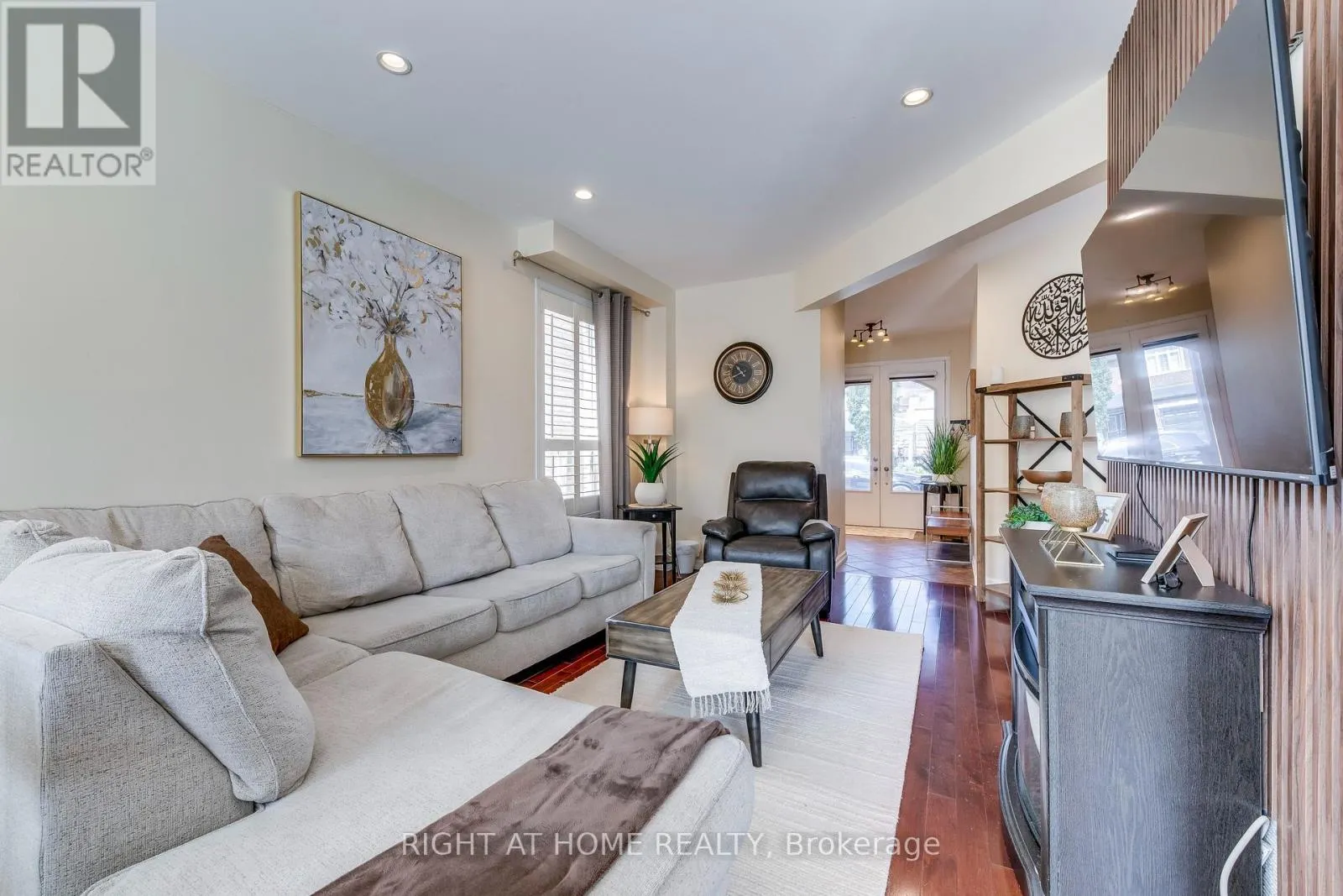 3048 JENN AVENUE