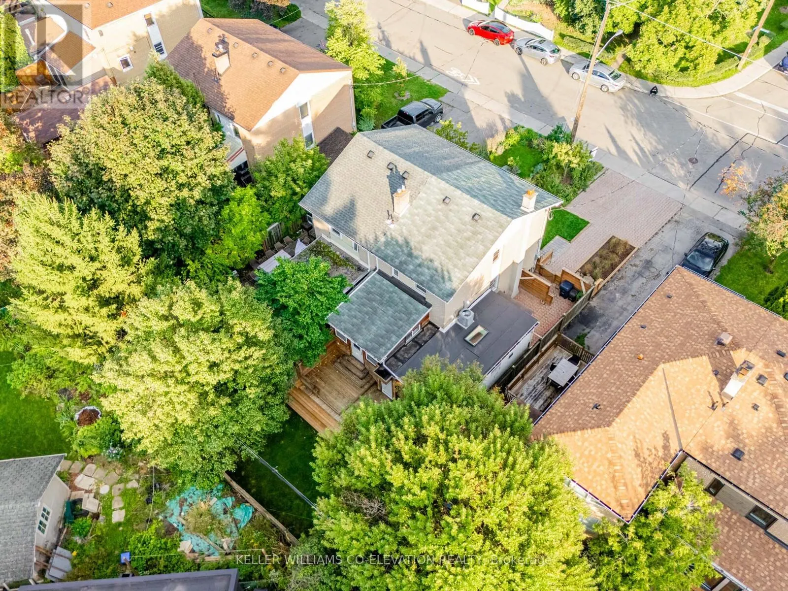 54 PASADENA GARDENS