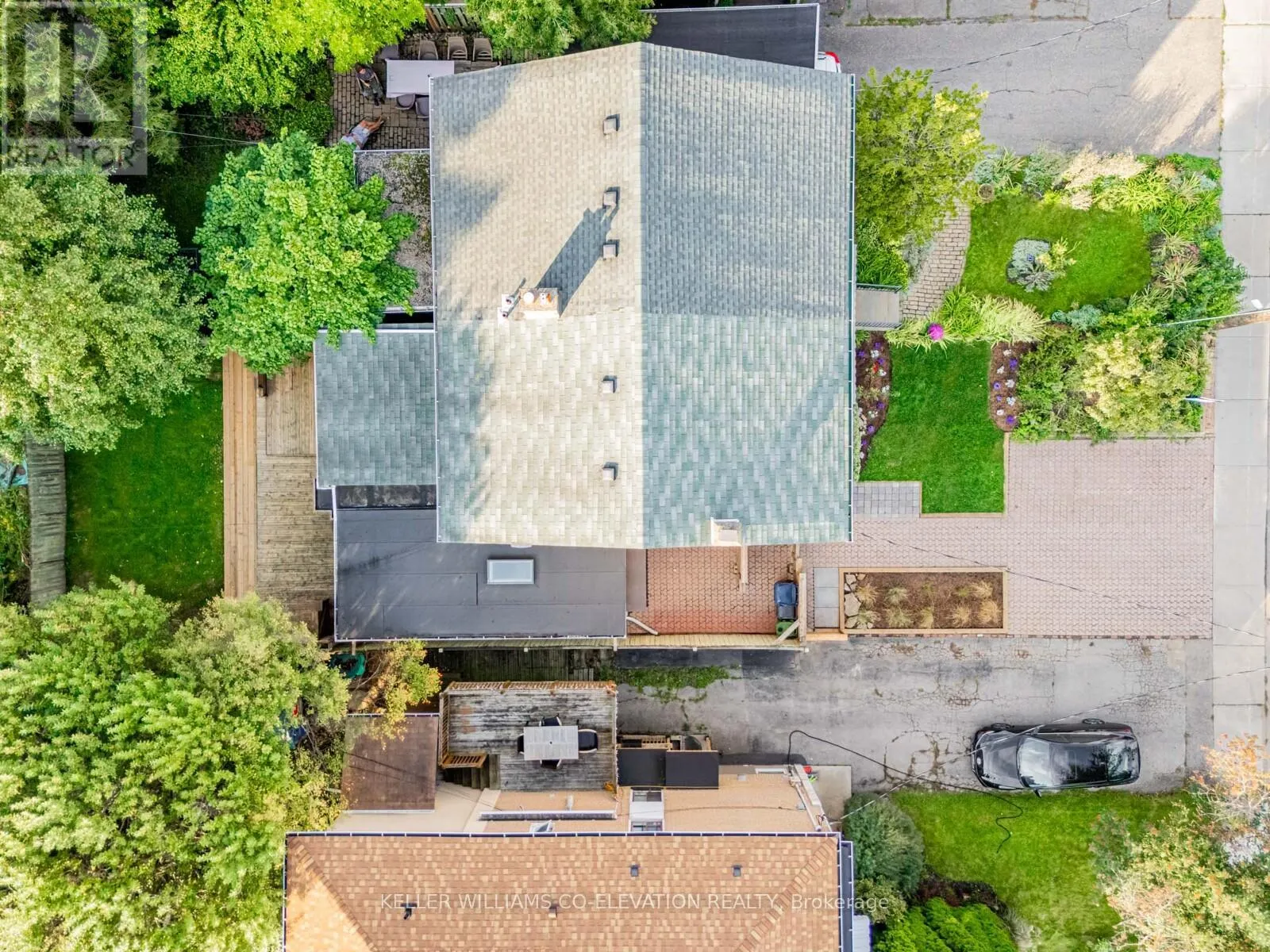 54 PASADENA GARDENS