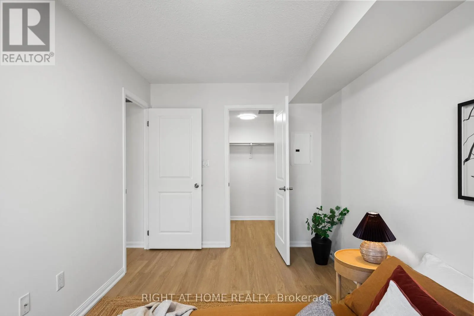 229 - 11 FOUNDRY AVENUE