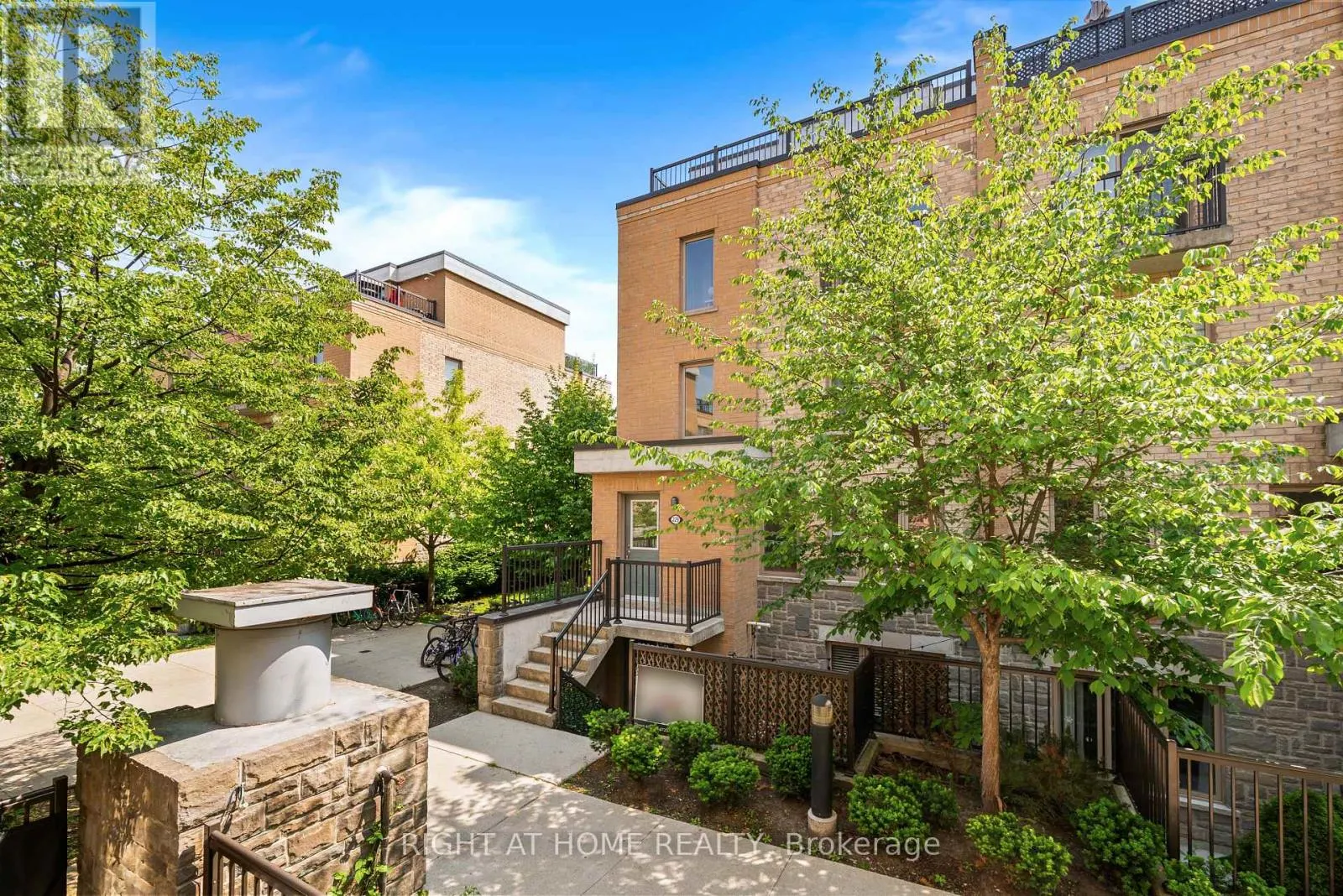 229 - 11 FOUNDRY AVENUE
