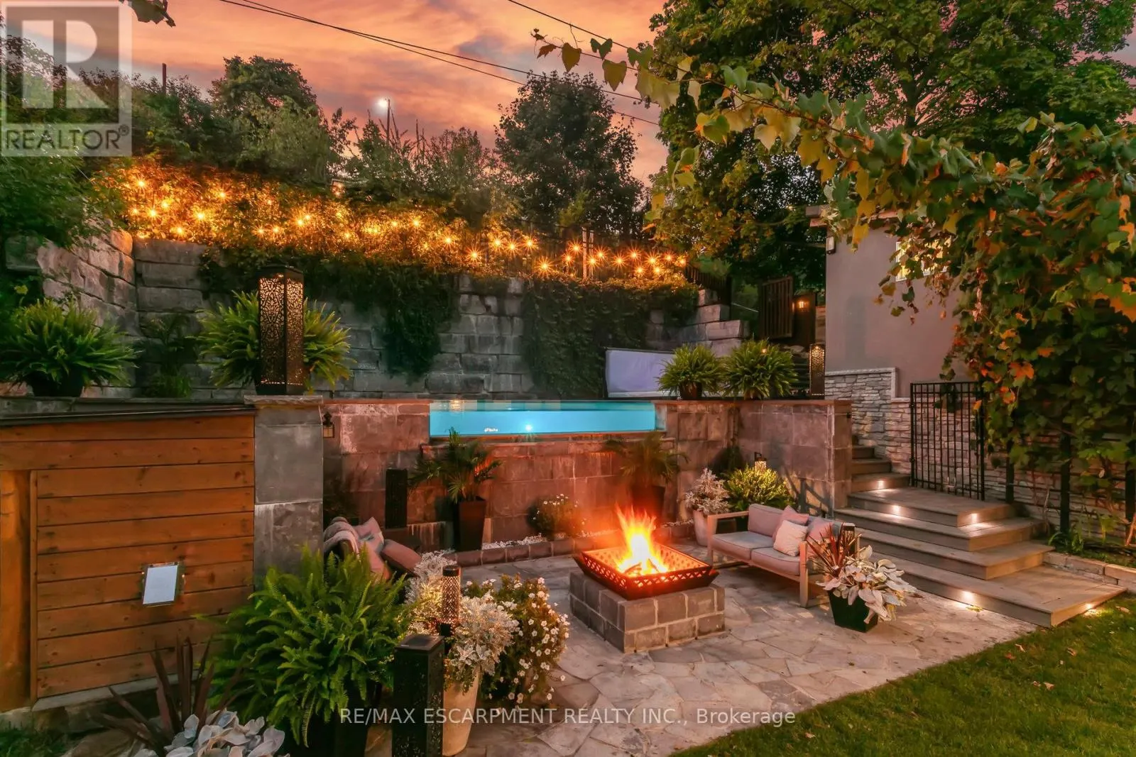 2683 KINGSBERRY CRESCENT