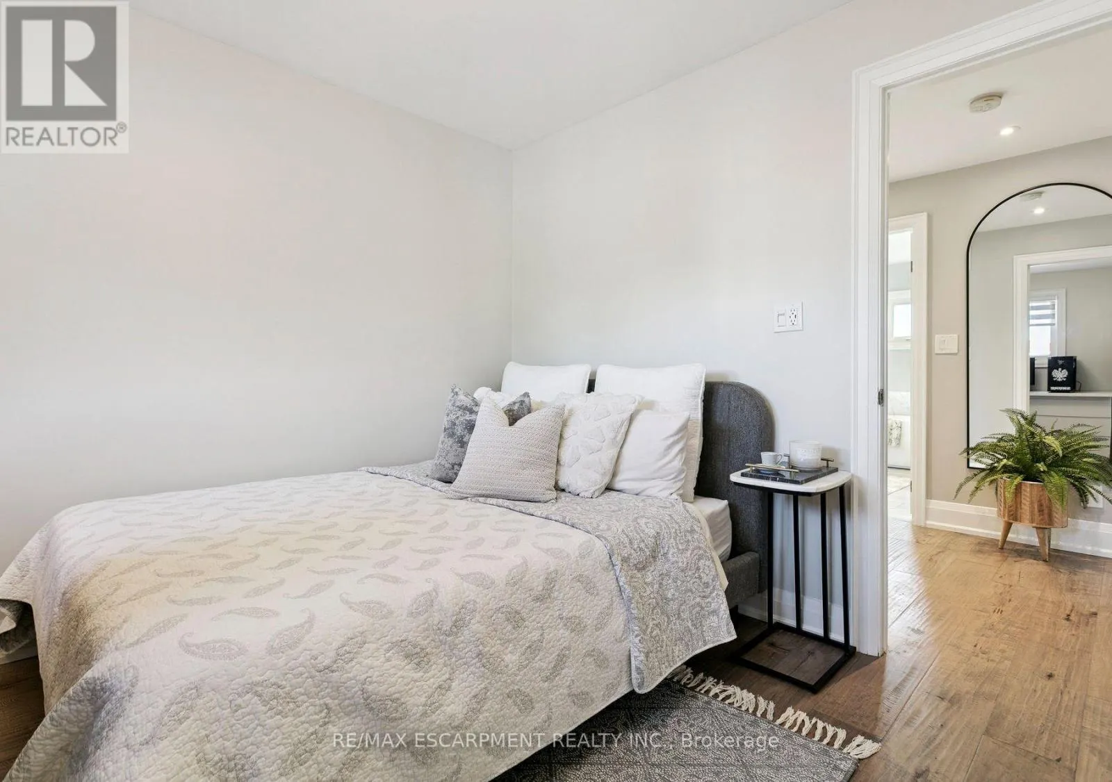 2683 KINGSBERRY CRESCENT