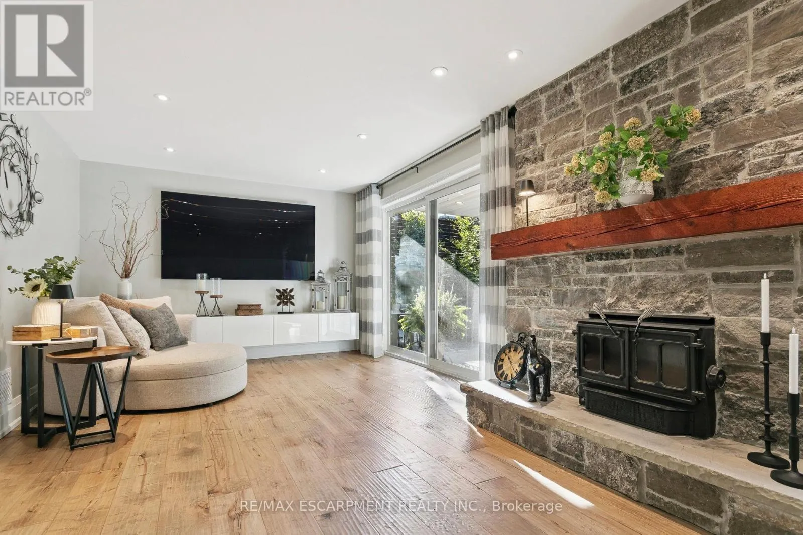 2683 KINGSBERRY CRESCENT